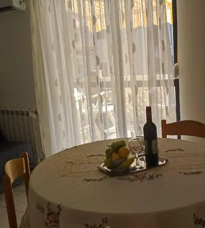 Lägenhet Kadinela, 200m From Kamenjak, Huge Quiet Garden With Barbecue, 2 New Kitchens *