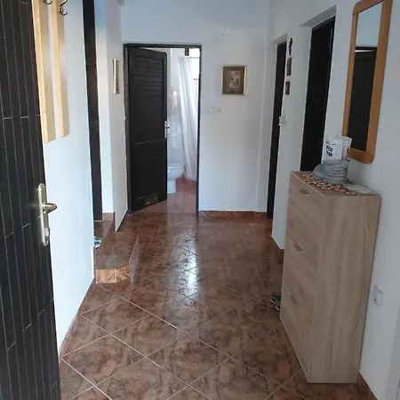 Kadinela, 200m From Kamenjak, Huge Quiet Garden With Barbecue, 2 New Kitchens