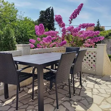 Kadinela, 200m From Kamenjak, Huge Quiet Garden With Barbecue, 2 New Kitchens *