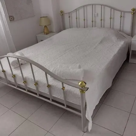 Kadinela, 200m From Kamenjak, Huge Quiet Garden With Barbecue, 2 New Kitchens Apartment Premantura