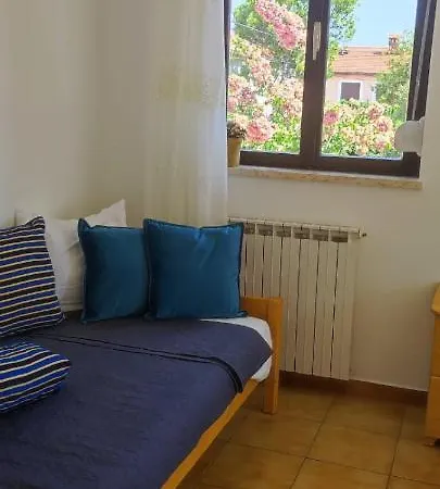 Kadinela, 200m From Kamenjak, Huge Quiet Garden With Barbecue, 2 New Kitchens