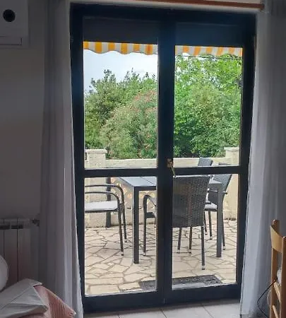 Kadinela, 200m From Kamenjak, Huge Quiet Garden With Barbecue, 2 New Kitchens Lägenhet *