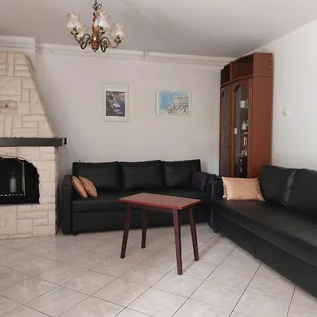 Kadinela, 200m From Kamenjak, Huge Quiet Garden With Barbecue, 2 New Kitchens Apartment Premantura