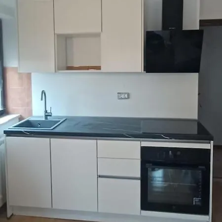 Lägenhet Kadinela, 200m From Kamenjak, Huge Quiet Garden With Barbecue, 2 New Kitchens *