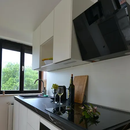 Kadinela, 200m From Kamenjak, Huge Quiet Garden With Barbecue, 2 New Kitchens Premantura