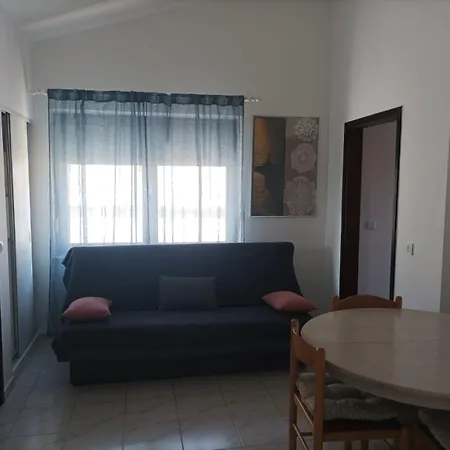 Kadinela, 200m From Kamenjak, Huge Quiet Garden With Barbecue, 2 New Kitchens * Premantura