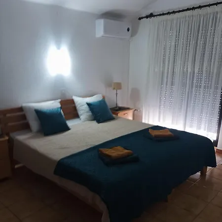 Kadinela, 200m From Kamenjak, Huge Quiet Garden With Barbecue, 2 New Kitchens Apartment *