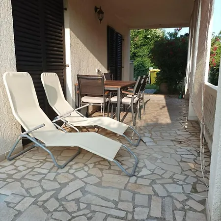 Kadinela, 200m From Kamenjak, Huge Quiet Garden With Barbecue, 2 New Kitchens