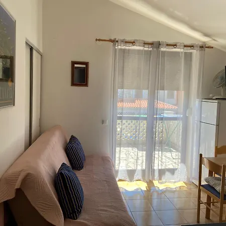 Kadinela, 200m From Kamenjak, Huge Quiet Garden With Barbecue, 2 New Kitchens 아파트