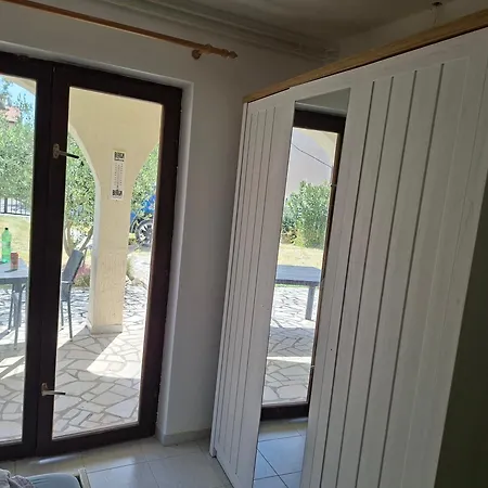 Kadinela, 200m From Kamenjak, Huge Quiet Garden With Barbecue, 2 New Kitchens *