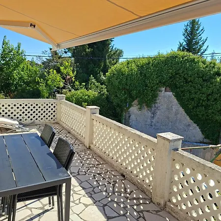 Kadinela, 200m From Kamenjak, Huge Quiet Garden With Barbecue, 2 New Kitchens Appartement