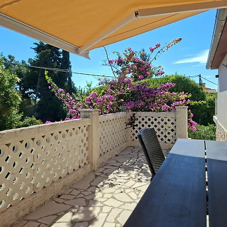 Appartement Kadinela, 200m From Kamenjak, Huge Quiet Garden With Barbecue, 2 New Kitchens Premantura